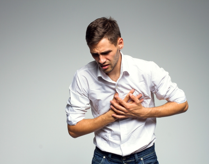 Why Do I Feel Weak and Shaky With Chest Pain?